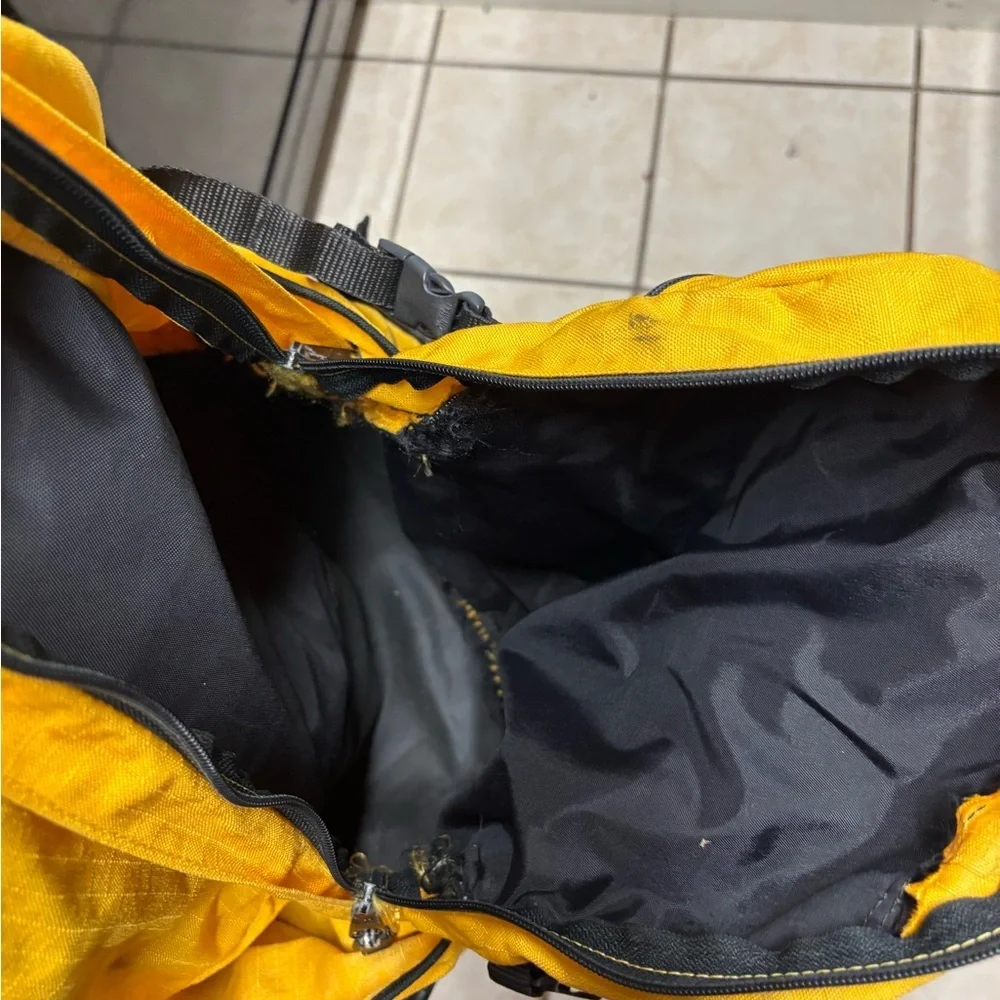 VTG Outdoor Product backpack yellow black hiking outdoors